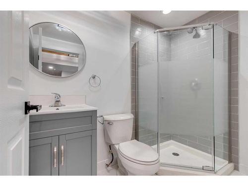 13 Inverness Rise Se, Calgary, AB - Indoor Photo Showing Bathroom