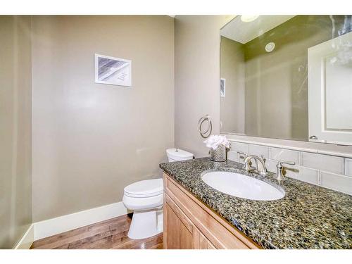 19 Aspen Meadows Manor Sw, Calgary, AB - Indoor Photo Showing Bathroom
