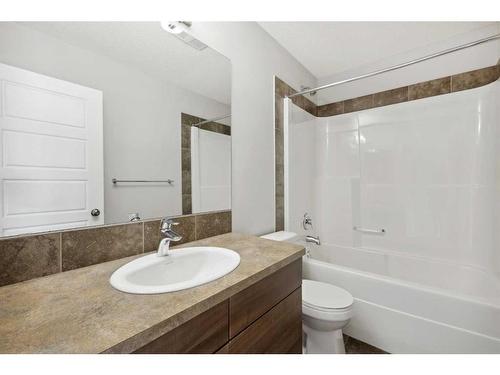 333-130 New Brighton Way Se, Calgary, AB - Indoor Photo Showing Bathroom