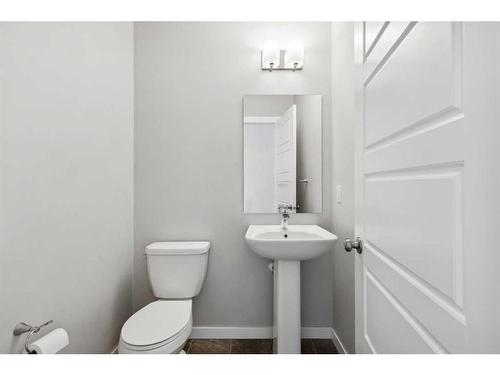 333-130 New Brighton Way Se, Calgary, AB - Indoor Photo Showing Bathroom