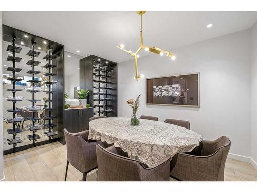 708-1020 9 Avenue Se, Calgary, AB - Indoor Photo Showing Dining Room