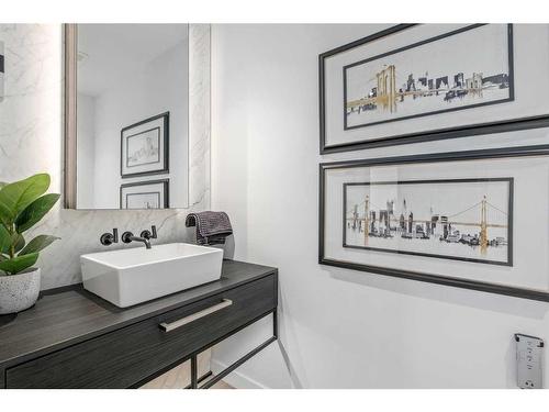 708-1020 9 Avenue Se, Calgary, AB - Indoor Photo Showing Bathroom