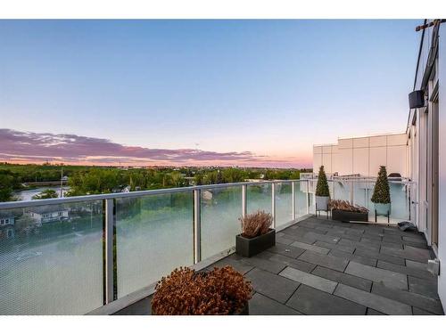 708-1020 9 Avenue Se, Calgary, AB - Outdoor With Balcony With View