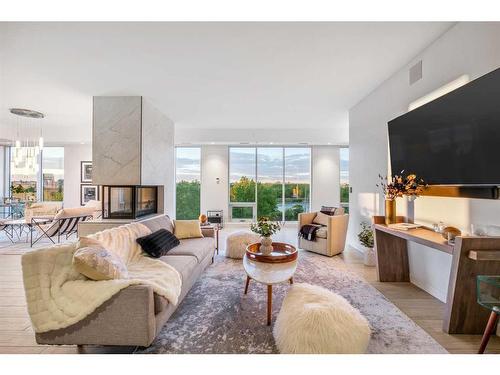 708-1020 9 Avenue Se, Calgary, AB - Indoor Photo Showing Living Room