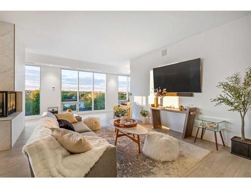 708-1020 9 Avenue Se, Calgary, AB - Indoor Photo Showing Living Room