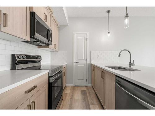 2413-33 Carringham Gate Nw, Calgary, AB - Indoor Photo Showing Dining Room