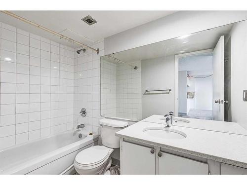 2309-221 6 Avenue Se, Calgary, AB - Indoor Photo Showing Bathroom