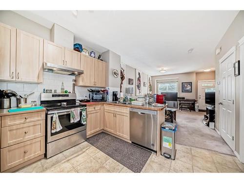 104 Ranch Ridge Meadow, Strathmore, AB - Indoor Photo Showing Kitchen