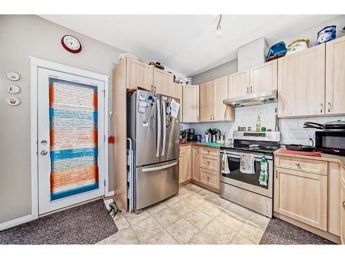 104 Ranch Ridge Meadow, Strathmore, AB - Indoor Photo Showing Kitchen