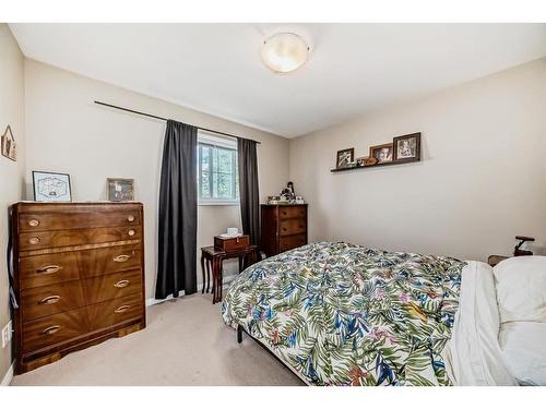 104 Ranch Ridge Meadow, Strathmore, AB - Indoor Photo Showing Bedroom