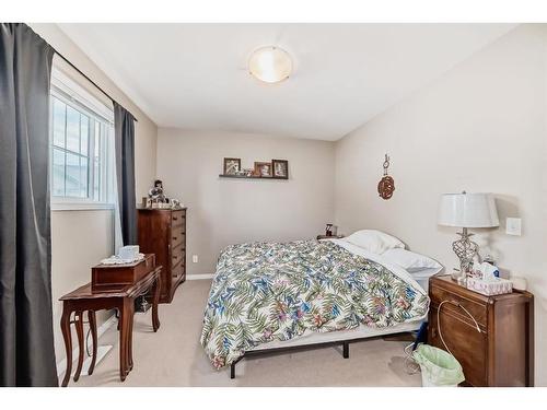 104 Ranch Ridge Meadow, Strathmore, AB - Indoor Photo Showing Bedroom