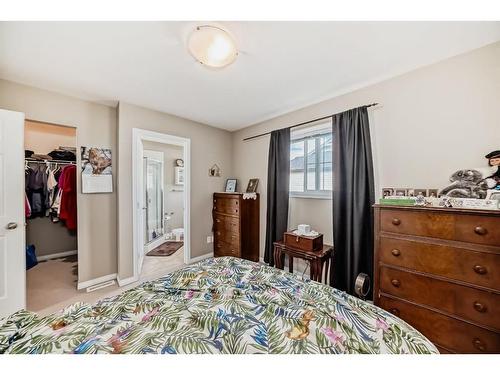 104 Ranch Ridge Meadow, Strathmore, AB - Indoor Photo Showing Bedroom