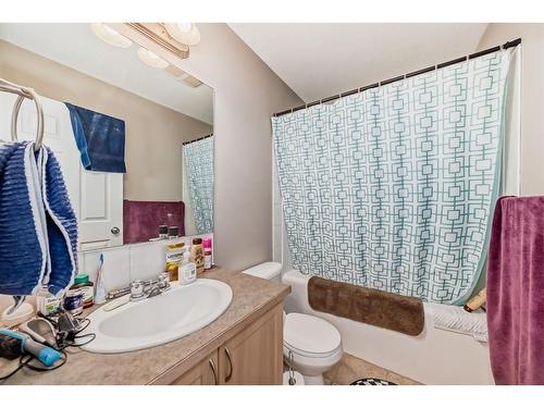 104 Ranch Ridge Meadow, Strathmore, AB - Indoor Photo Showing Bathroom