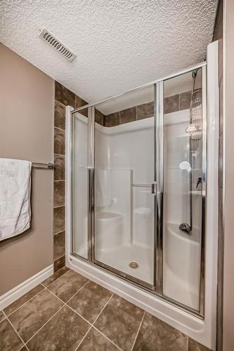 41 Sherwood Heights Nw, Calgary, AB - Indoor Photo Showing Bathroom