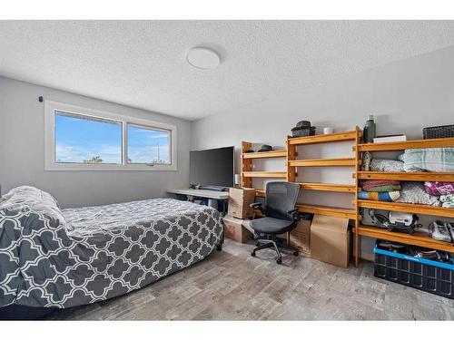 315 Ranchlands Court Nw, Calgary, AB - Indoor Photo Showing Bedroom