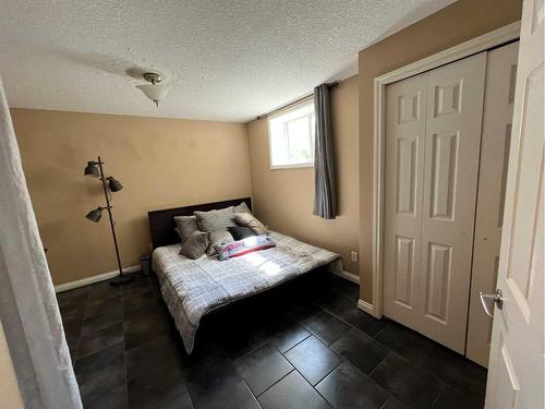 49 Citadel Estates Terrace Nw, Calgary, AB - Indoor Photo Showing Bedroom