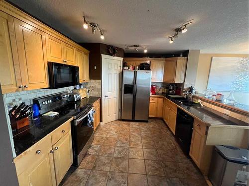 49 Citadel Estates Terrace Nw, Calgary, AB - Indoor Photo Showing Kitchen