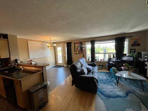 49 Citadel Estates Terrace Nw, Calgary, AB - Indoor Photo Showing Living Room