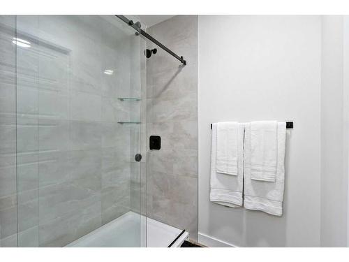 16 Legacy Glen Green Se, Calgary, AB - Indoor Photo Showing Bathroom