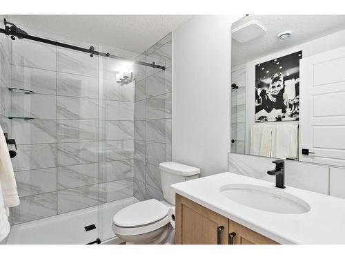 16 Legacy Glen Green Se, Calgary, AB - Indoor Photo Showing Bathroom