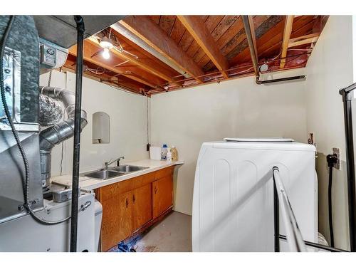 2919 14 Avenue Nw, Calgary, AB - Indoor Photo Showing Laundry Room