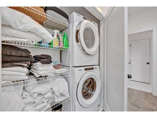 2106 49 Avenue Sw, Calgary, AB - Indoor Photo Showing Laundry Room