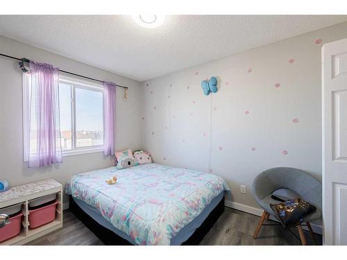 44 Covemeadow Road Ne, Calgary, AB - Indoor Photo Showing Bedroom