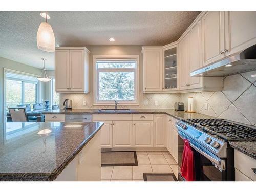 4762 Hamptons Way Nw, Calgary, AB - Indoor Photo Showing Kitchen With Upgraded Kitchen