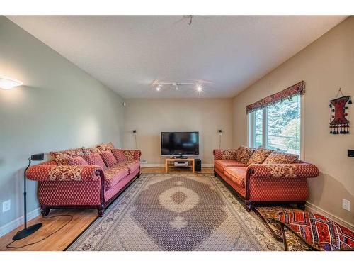 4762 Hamptons Way Nw, Calgary, AB - Indoor Photo Showing Living Room