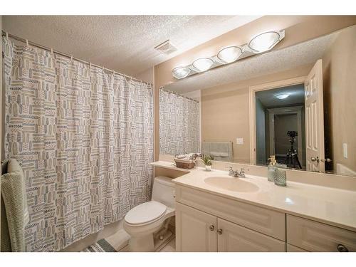 4762 Hamptons Way Nw, Calgary, AB - Indoor Photo Showing Bathroom