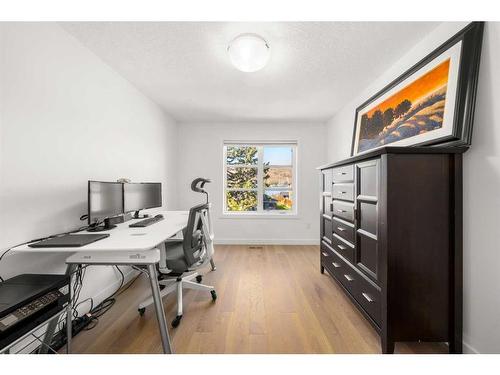 4422 17 Avenue Nw, Calgary, AB - Indoor Photo Showing Office