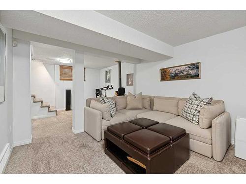 3219 Elbow Drive Sw, Calgary, AB - Indoor Photo Showing Other Room