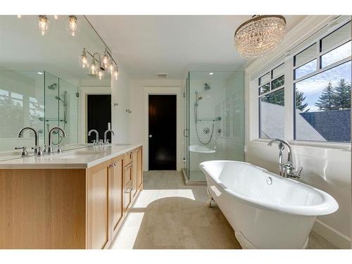 2439 Uxbridge Drive Nw, Calgary, AB - Indoor Photo Showing Bathroom