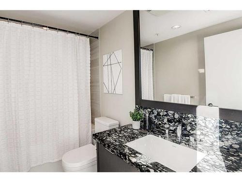 1105-510 6 Avenue Se, Calgary, AB - Indoor Photo Showing Bathroom