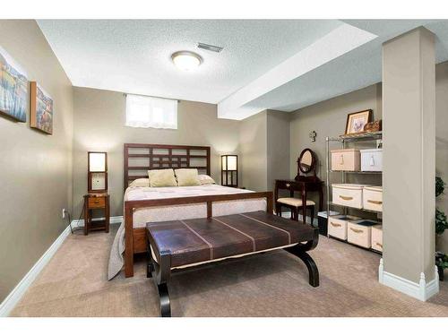 25 Violet Court Se, Medicine Hat, AB - Indoor Photo Showing Bedroom