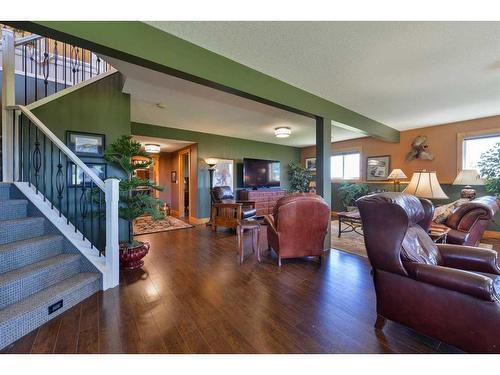 251138 Range Road 61, Rural Bighorn No. 8, M.D. Of, AB - Indoor Photo Showing Living Room