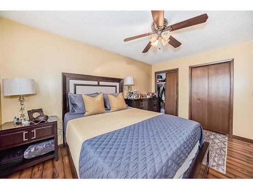 6732 34 Avenue Ne, Calgary, AB - Indoor Photo Showing Bedroom