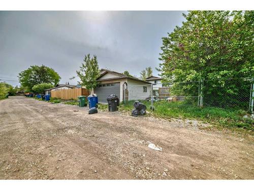 6732 34 Avenue Ne, Calgary, AB - Outdoor