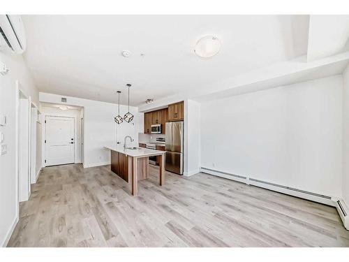 2210-55 Lucas Way Nw, Calgary, AB - Indoor Photo Showing Kitchen