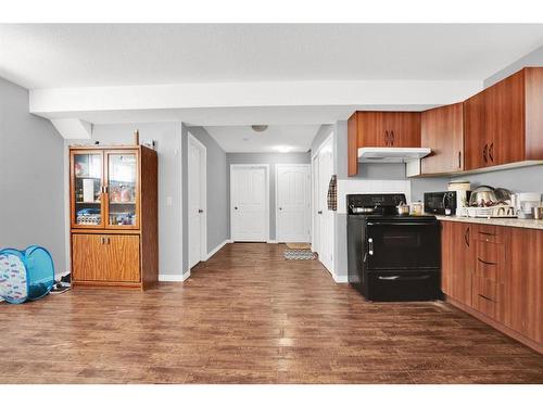 229 Tarawood Close Ne, Calgary, AB - Indoor Photo Showing Kitchen