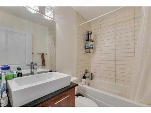 506-1022 16 Avenue Nw, Calgary, AB - Indoor Photo Showing Bathroom