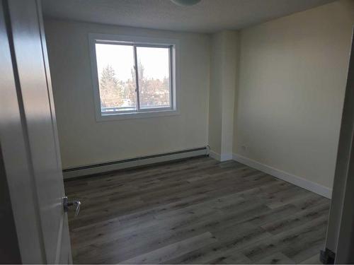 506-1022 16 Avenue Nw, Calgary, AB - Indoor Photo Showing Other Room