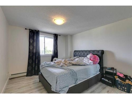 506-1022 16 Avenue Nw, Calgary, AB - Indoor Photo Showing Bedroom