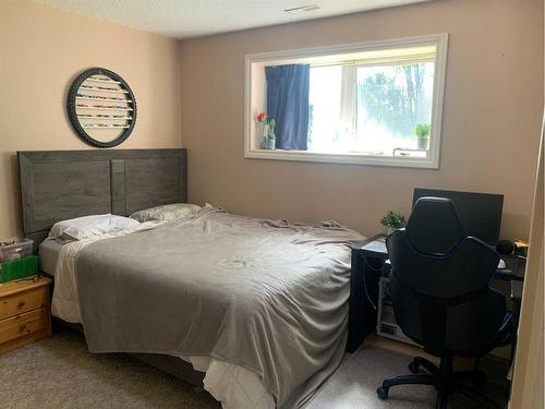 6009 60 Street, Olds, AB - Indoor Photo Showing Bedroom