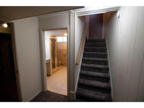 40 Harrow Crescent Sw, Calgary, AB - Indoor Photo Showing Other Room