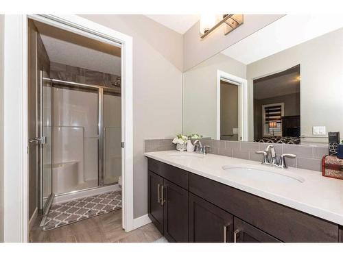 445 Redstone Grove Ne, Calgary, AB - Indoor Photo Showing Bathroom