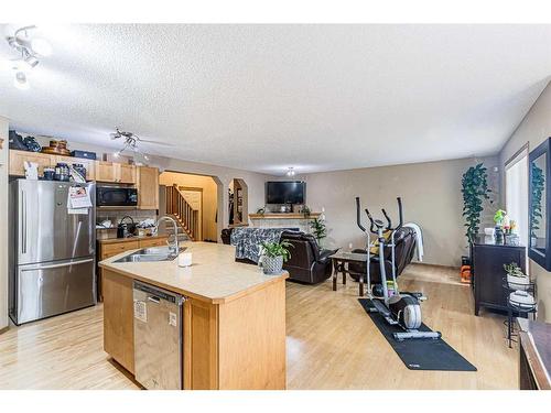 115 Panamount Heights Nw, Calgary, AB - Indoor Photo Showing Kitchen
