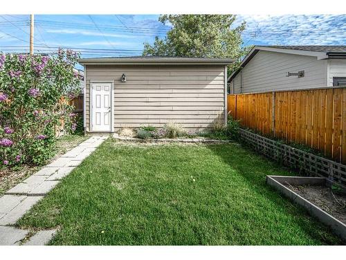 1104 17 Avenue Nw, Calgary, AB - Outdoor