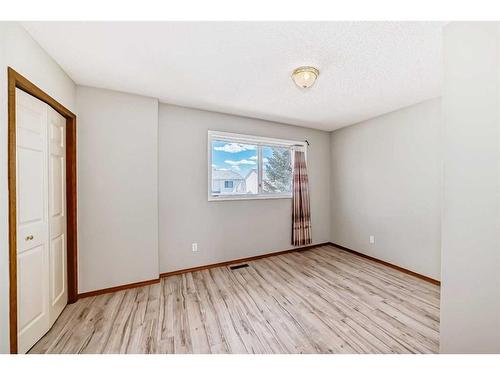 112 Coverdale Way Ne, Calgary, AB - Indoor Photo Showing Other Room