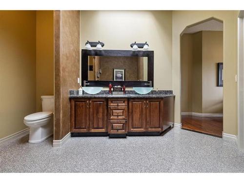 40 Panatella Manor Nw, Calgary, AB - Indoor Photo Showing Bathroom
